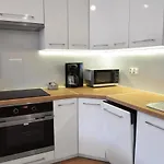 Rentplanet - Cztery Pory Roku Apartment *