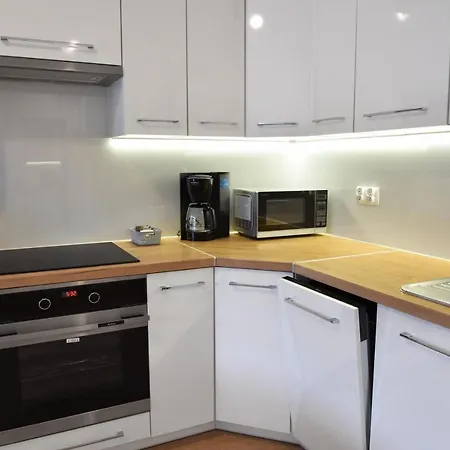 Rentplanet - Cztery Pory Roku Apartment *